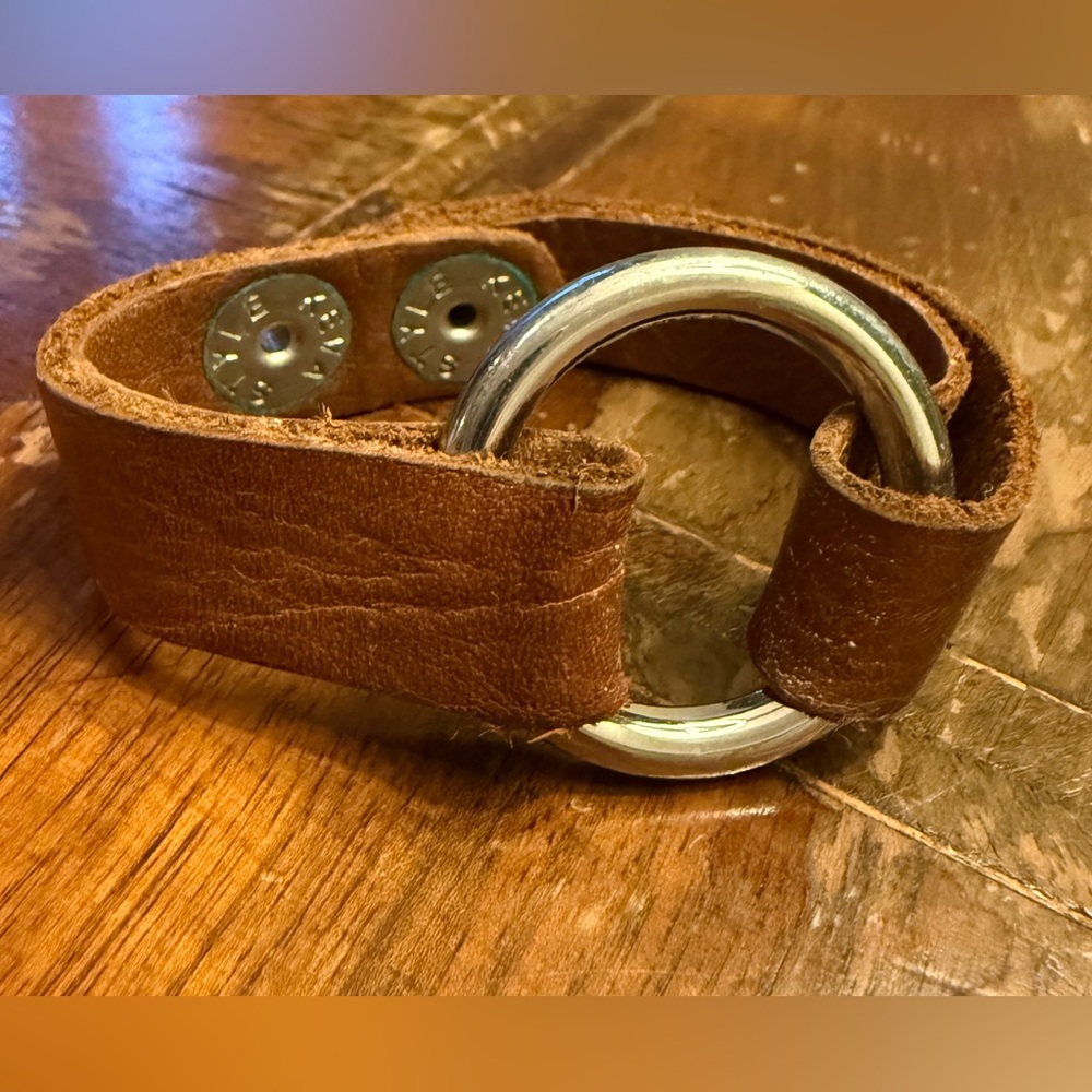 Keva Style Brown Leather Bracelet with Silver Ring